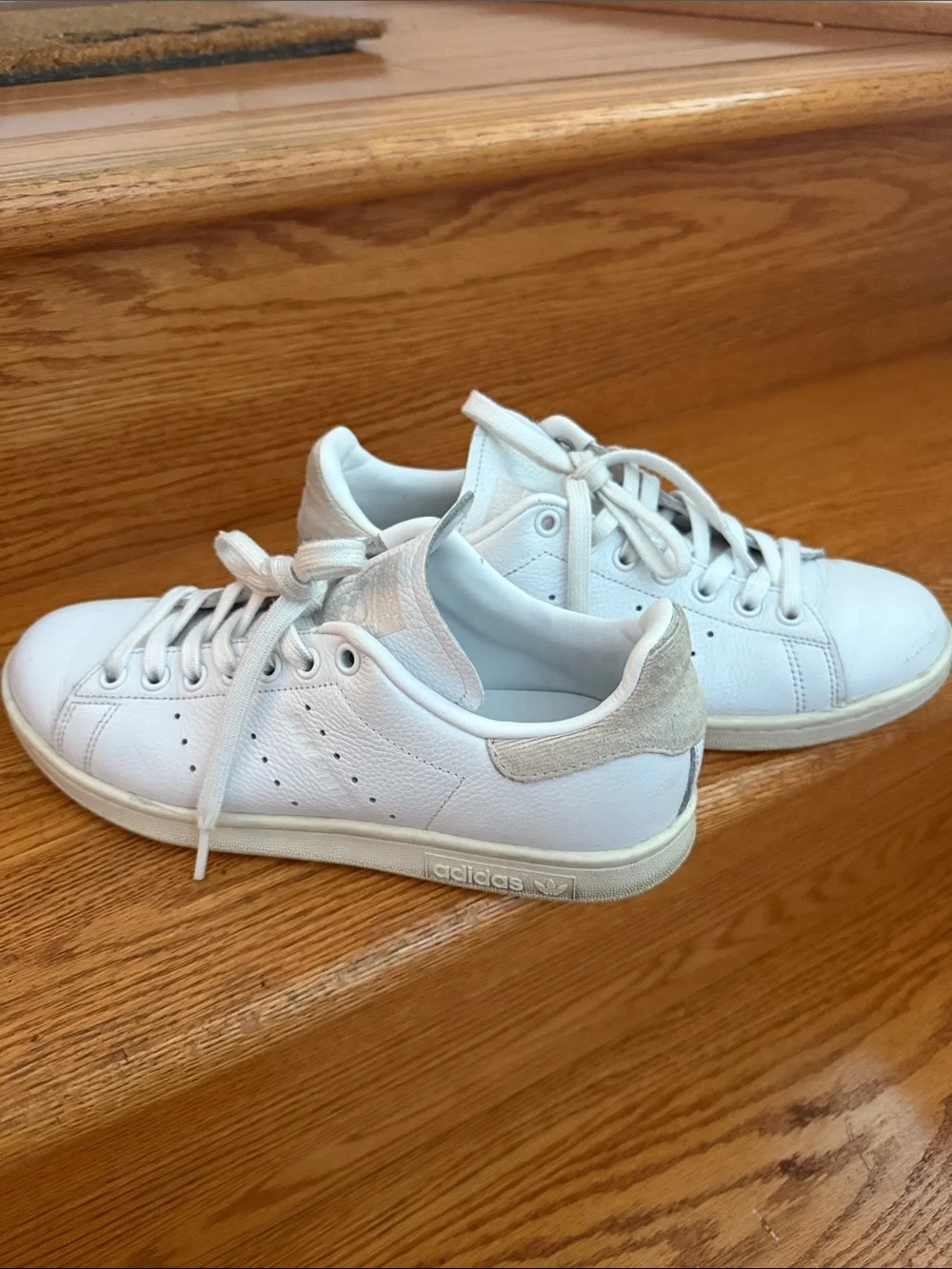 Adidas Stan Smith White Leather Sneakers with beige heel accent Size W8